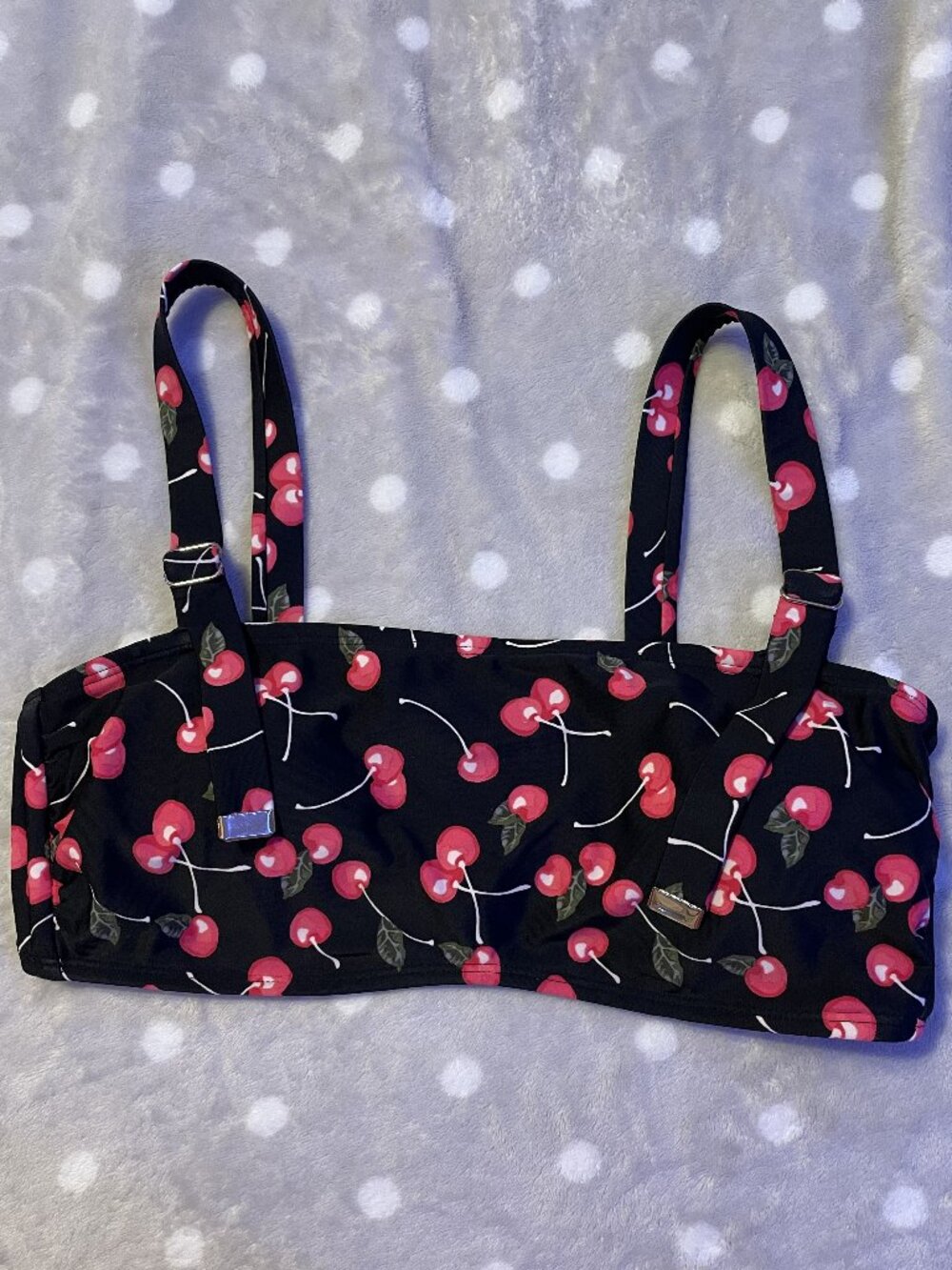 Xhilaration Cherry top in black